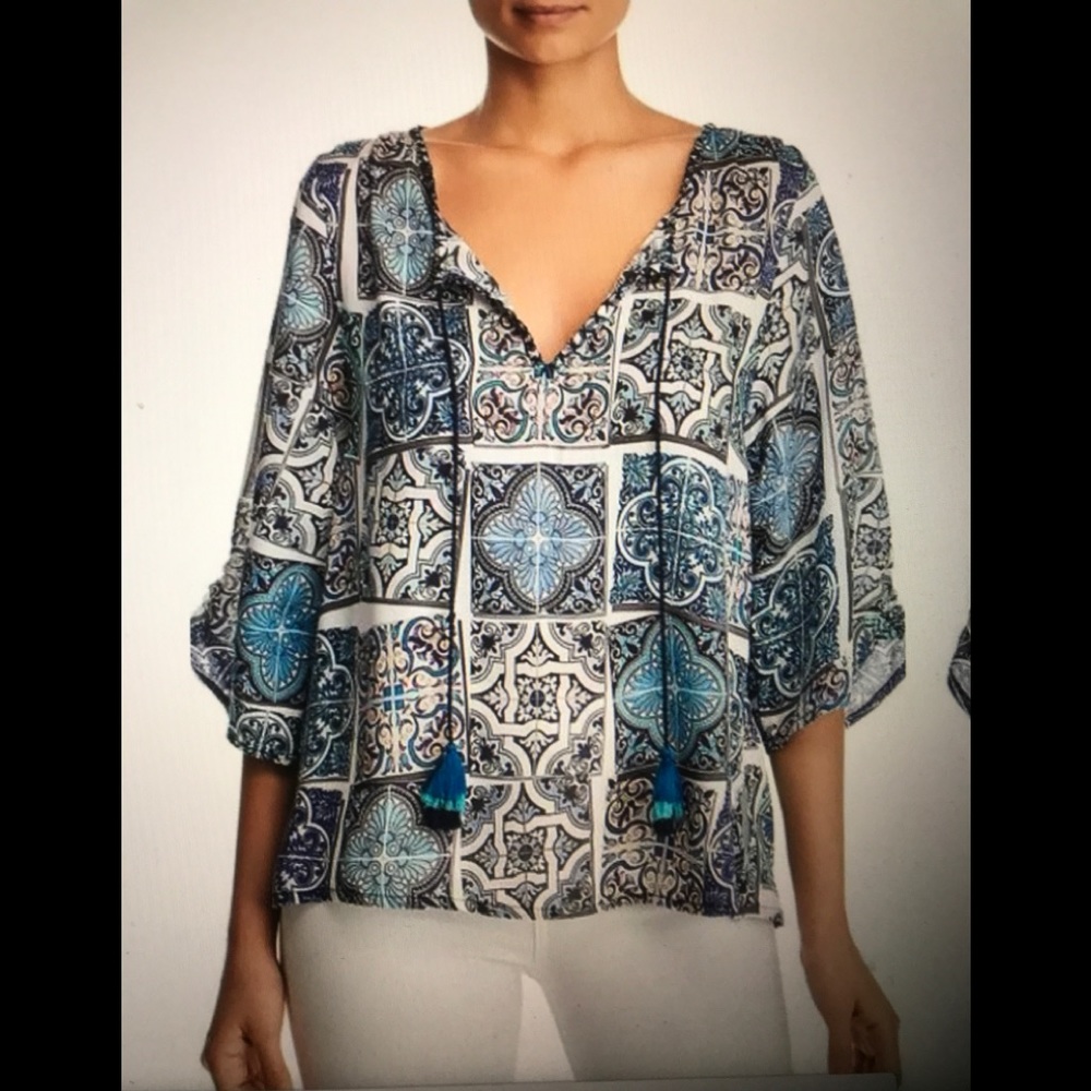 Feathers by Tolani Tie Neck Top in "Tile" Print NWT